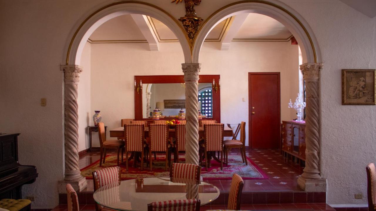 Готель Mansion Mijashe Wellness & Travel House Морелія Екстер'єр фото