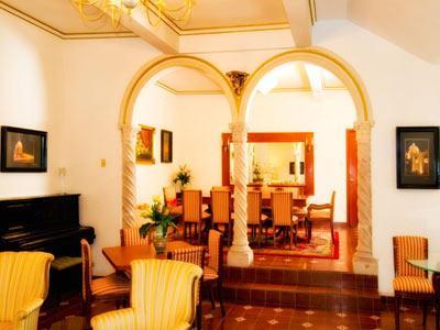 Готель Mansion Mijashe Wellness & Travel House Морелія Екстер'єр фото